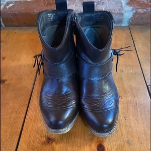 Western short ankle boot size 7.5